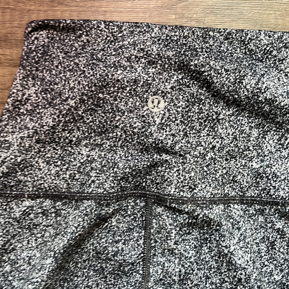 Lululemon Legging Pant High Rise Speckled Black  White size 4 - Picture 10 of 16